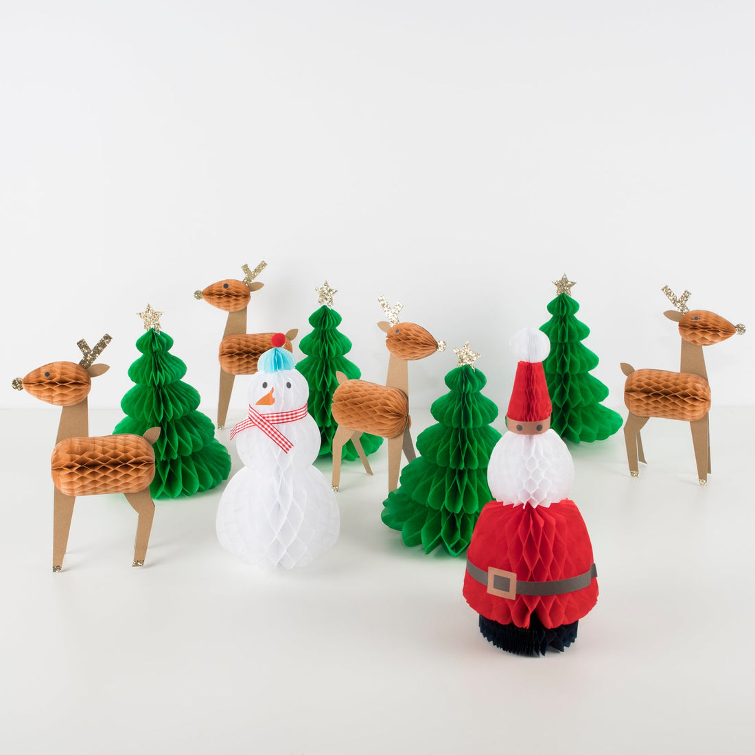 4 honeycomb Christmas trees, 4 reindeer, 1 Santa and 1 snowman