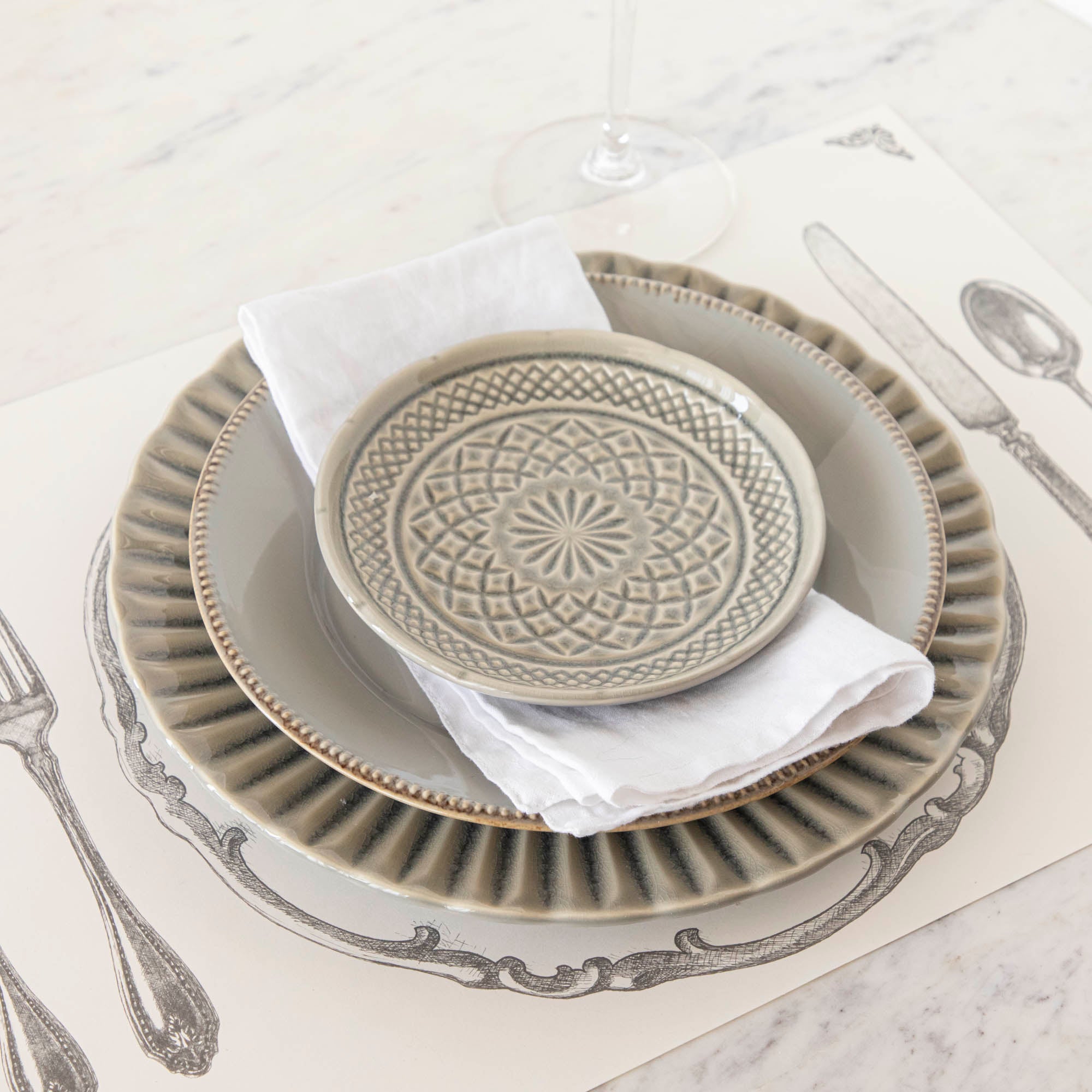 Cristal Grey Nacar Dinnerware