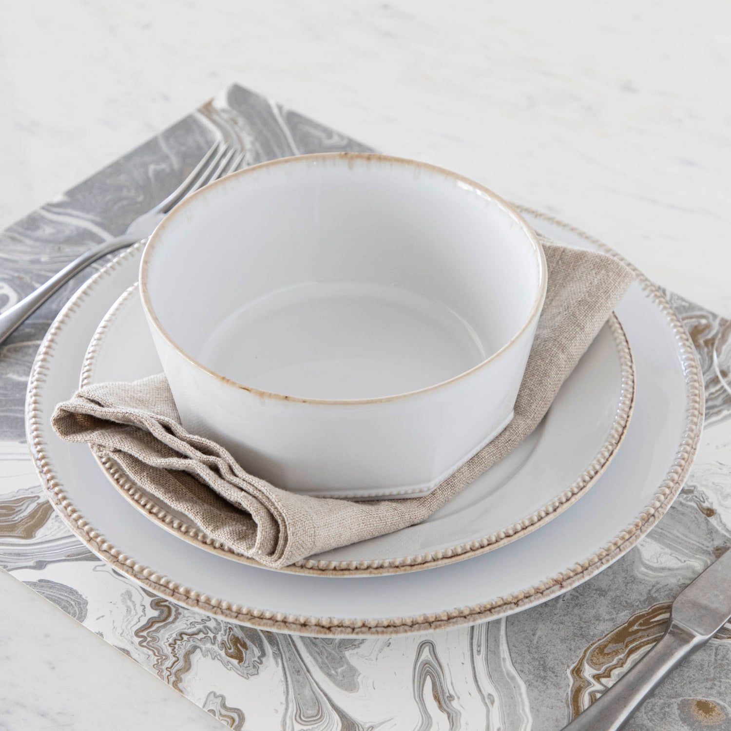 Luzia Cloud White Round Dinnerware