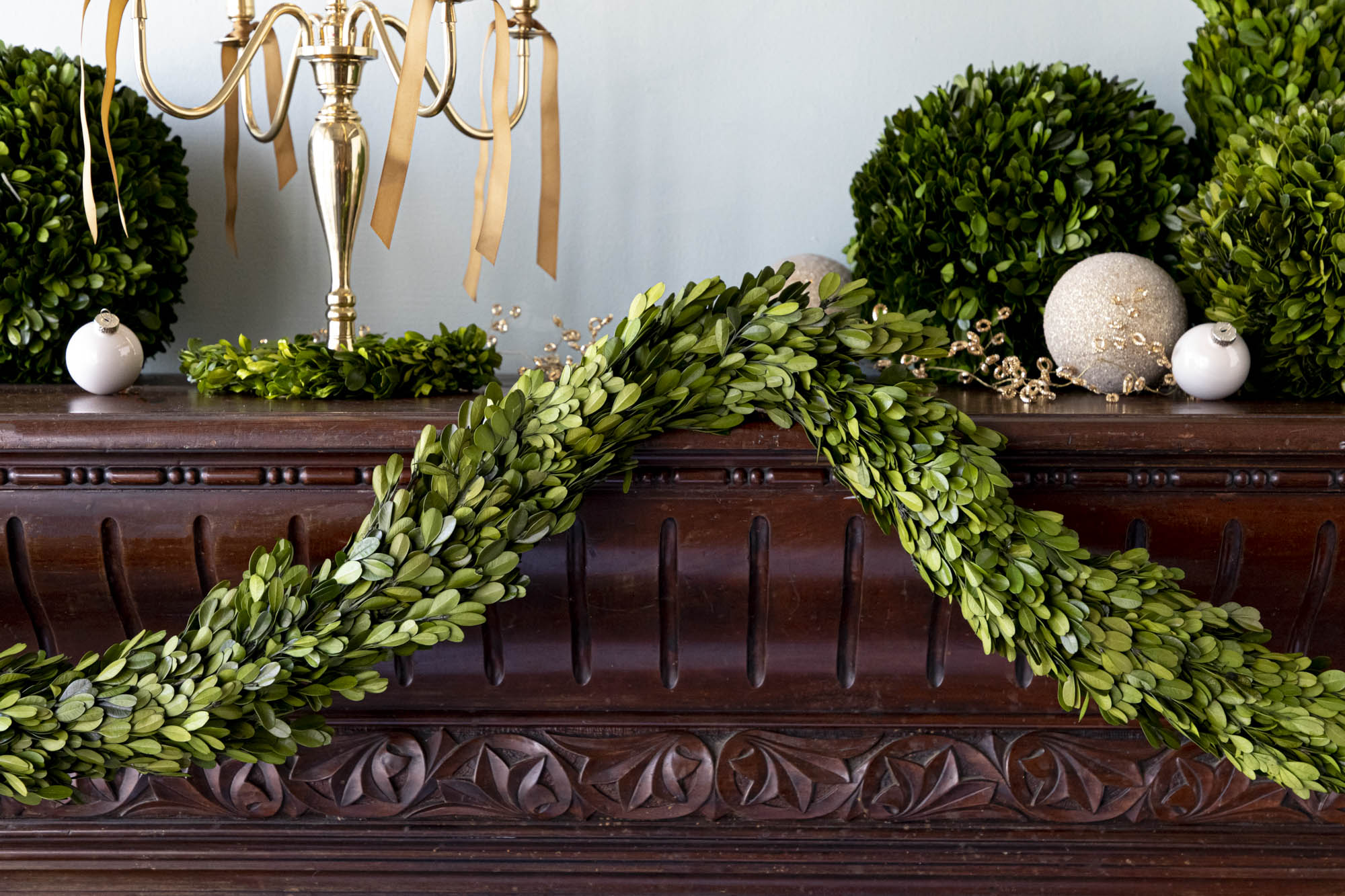 Preserved Boxwood Country Manor Garland